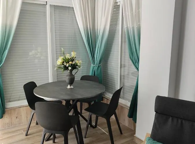 Appartamento With Large Patio By Namaste Elite Torremolinos